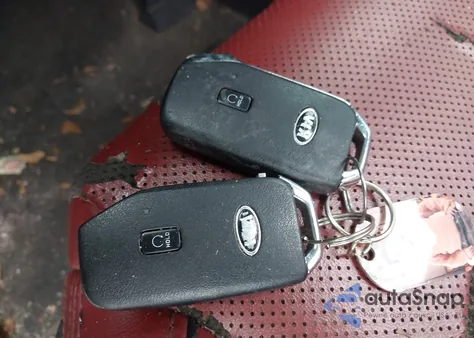 2021 Kia K5 Gt-Line z USA, uszkodzony, nr VIN 5XXG64J27MG052069